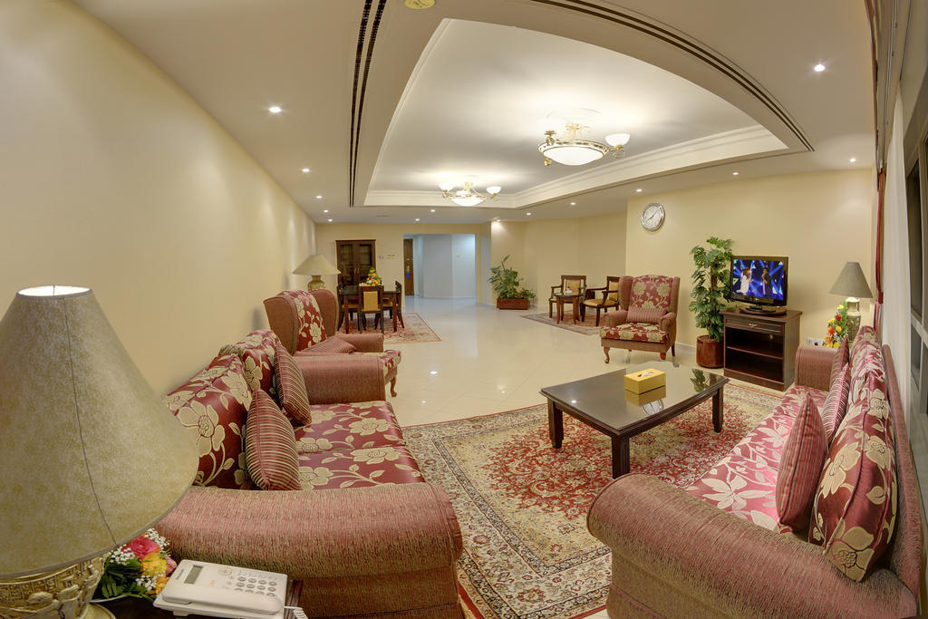 Deira Suites Deluxe Hotel Suites Dubai Exterior photo